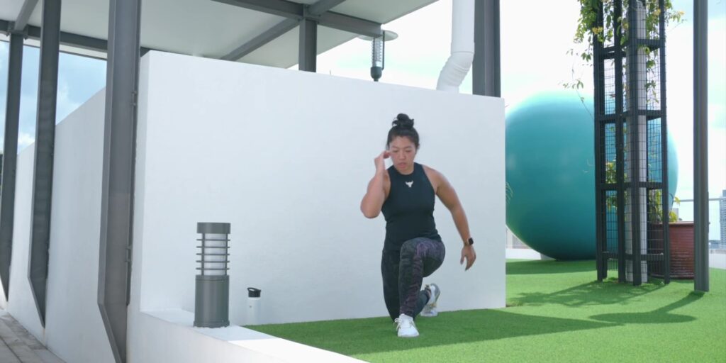 7.7 linora workout 1080p AirPods Gen 3.mp400038