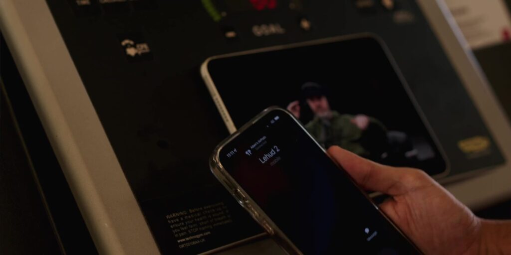 7.4 phone call treadmill 1080p AirPods Gen 3.mp400034