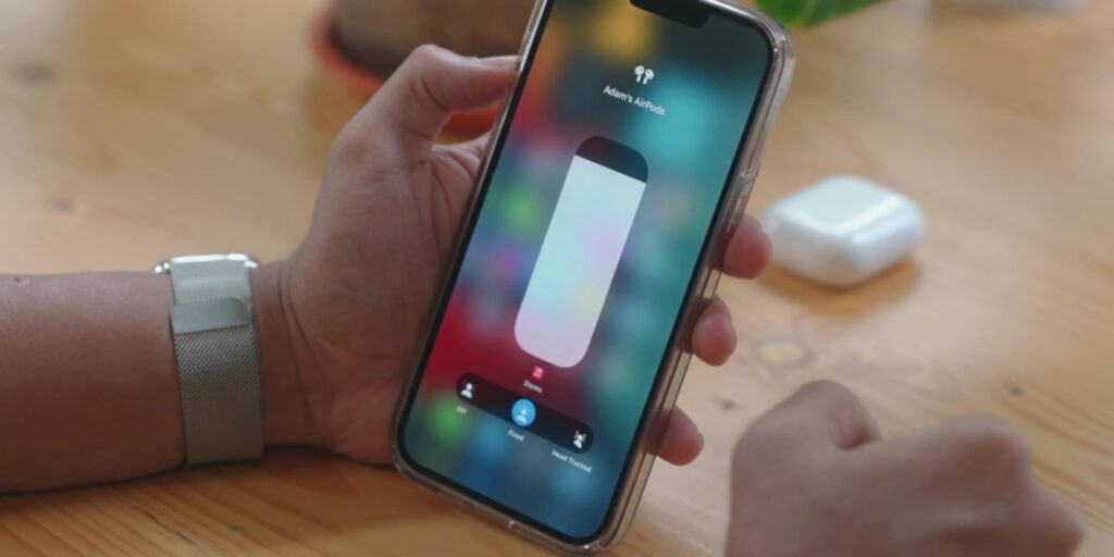 4.2 control center 2 1080p AirPods Gen 3.mp400021