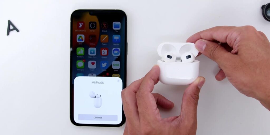 3.1 pairing 1080p AirPods Gen 3.mp400017