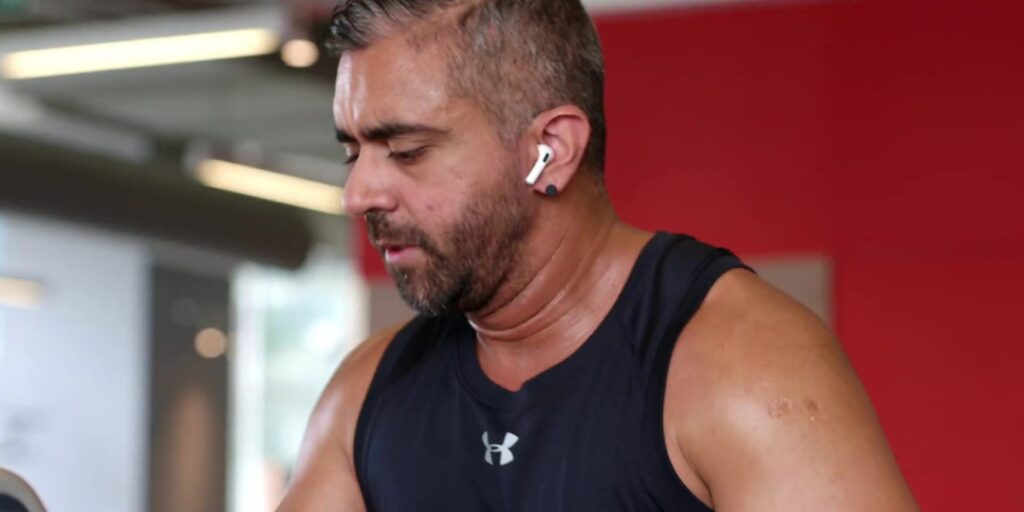 2.10 workout 1080p AirPods Gen 3.mp400015