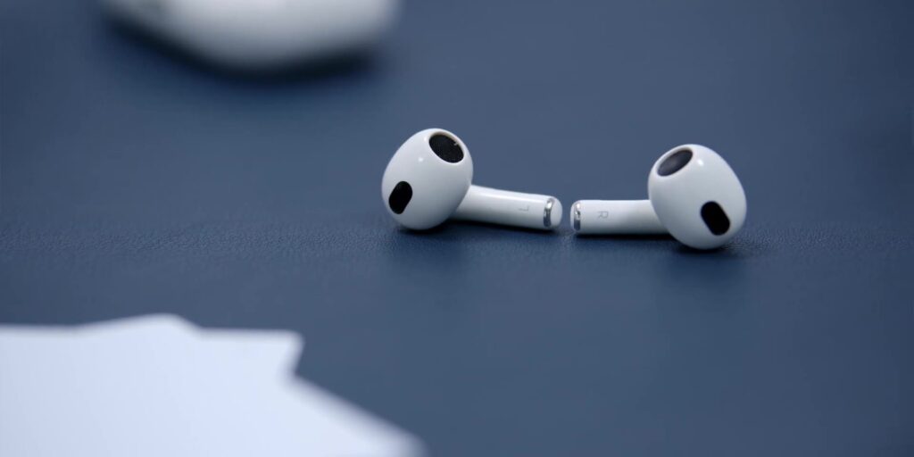 2.8 short stem 1080p AirPods Gen 3.mp400013