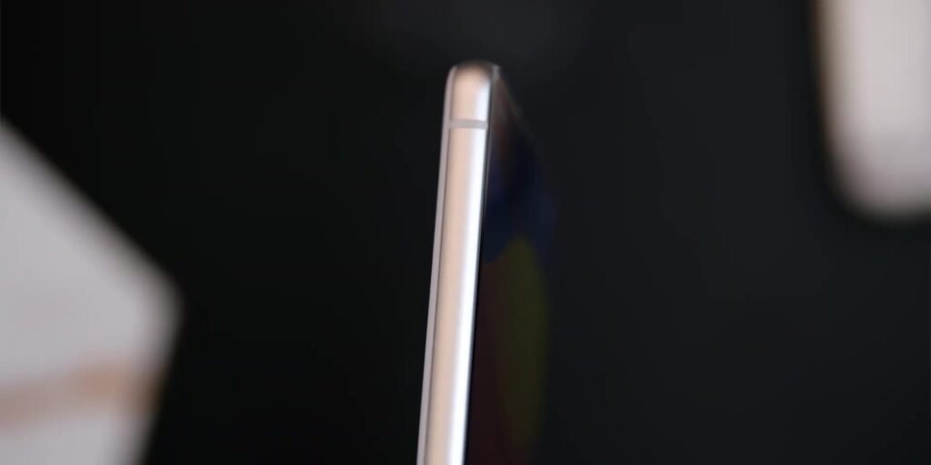 Samsung Galaxy S21 FE Full Review: But WHY? 😮 3 1.2 matte side