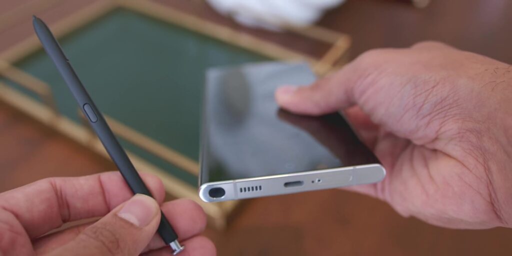 Samsung Galaxy S22 Ultra: Hands On & First Impressions! 8 1.8 S pen