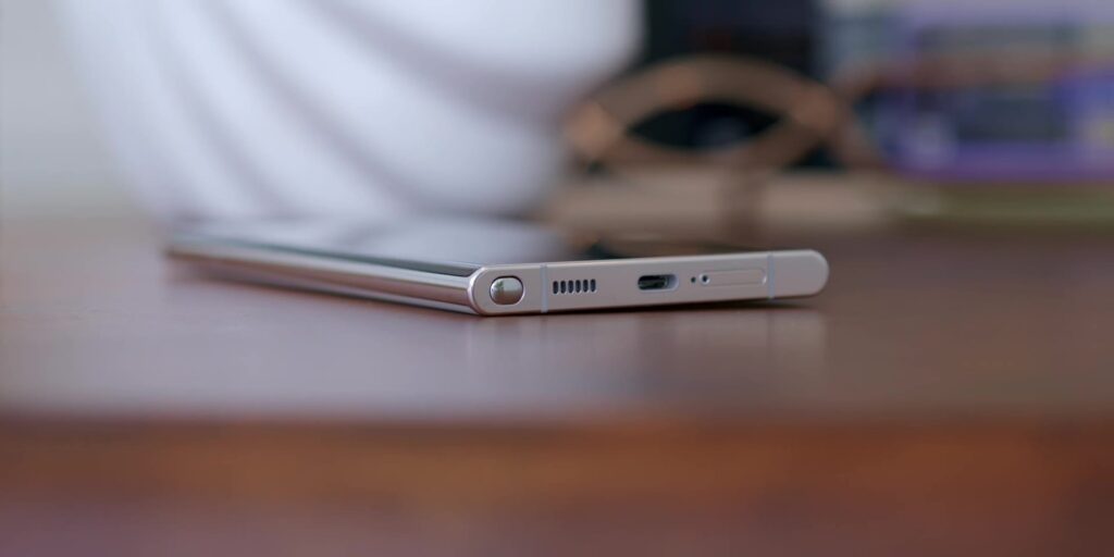 Samsung Galaxy S22 Ultra: Hands On & First Impressions! 6 1.6 bottom
