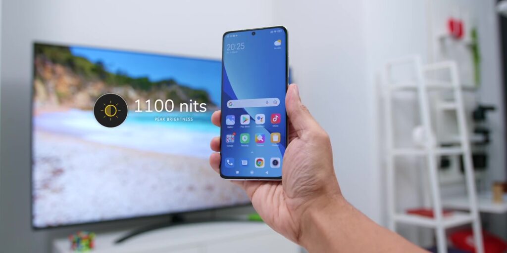 3.8 1100 nits