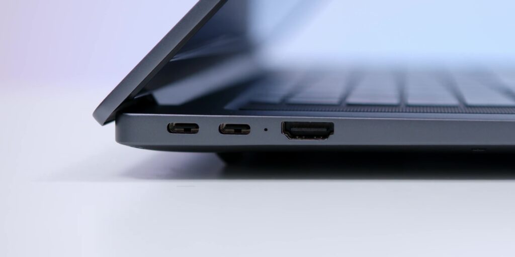 HONOR MagicBook 16 Review : This 144Hz, Powerful & Thin laptop works like MAGIC! 10 2.5 ports 1