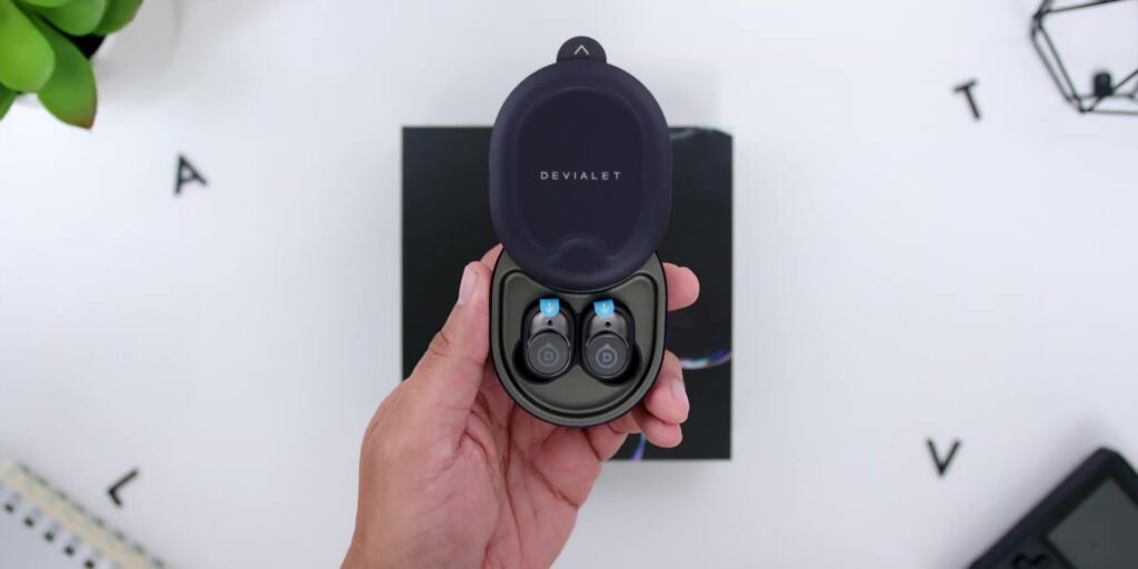 1.6 earbuds itself