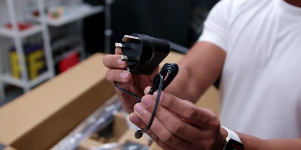1.8 3 pin plug