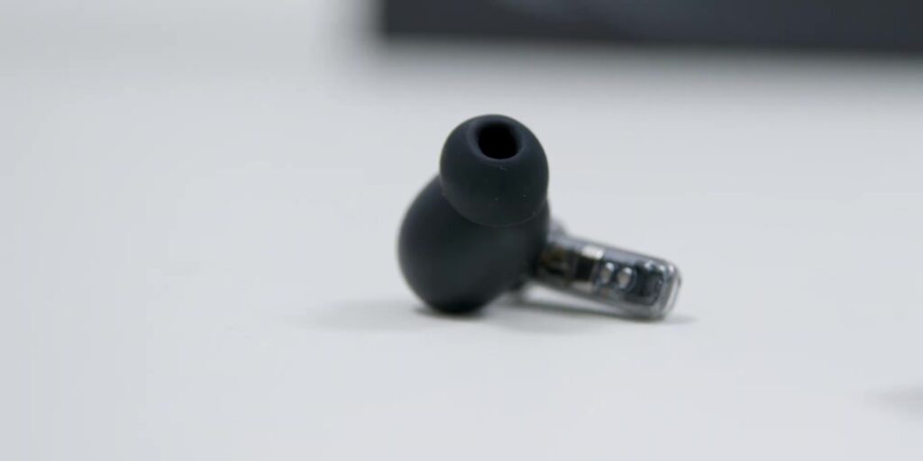 Nothing Ear (1) Revisited: I was WRONG! 13 2.8 black ear tips