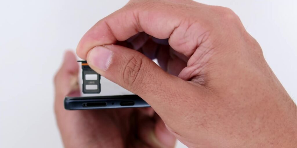 2.8 sim slot