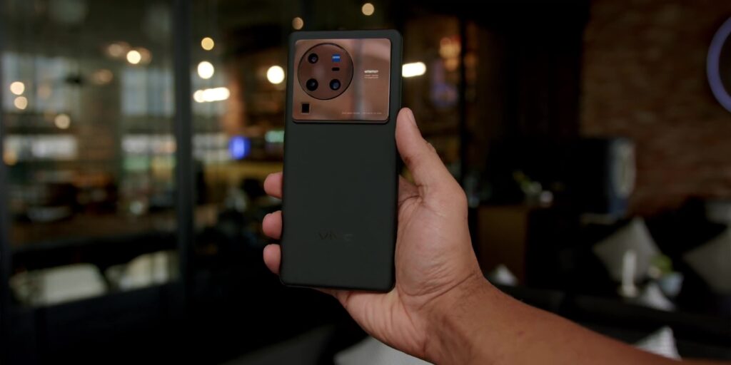 vivo X80 Pro: AMAZING Cinematic Camera Smartphone from only RM60 per month! 29 5.2 slim and matte