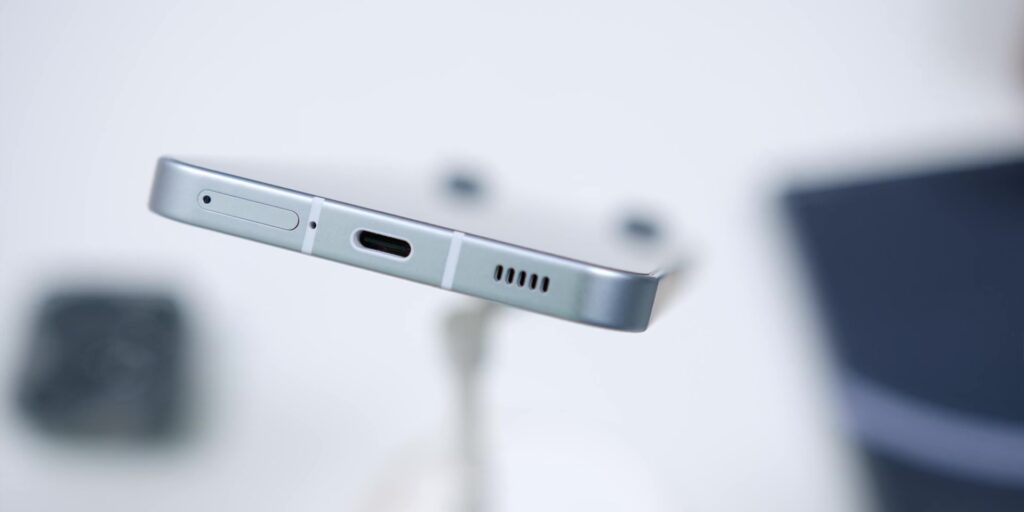 Nothing Phone 1: All or NOTHING? 15 3.1 bottom ports
