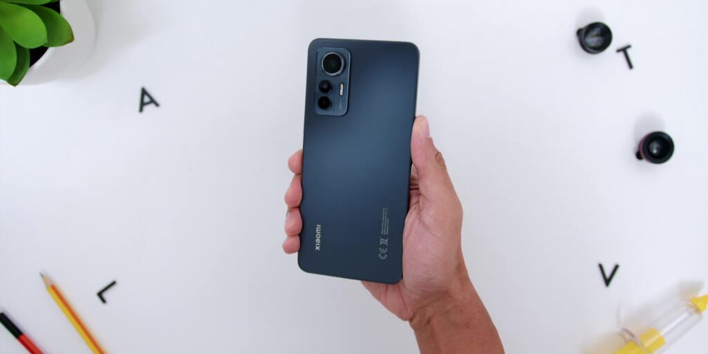 6 Ways That The Xiaomi 12 Lite is An Imitator! 🎭 2 1.1 overall design 1