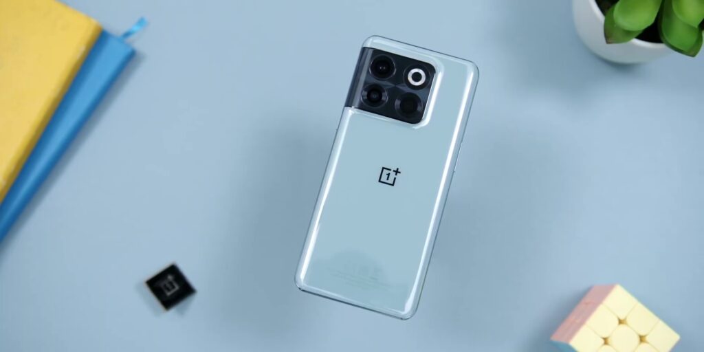Is The OnePlus 10T BETTER?!! 🤔❗: Full Review After One Week 1 1.5 jade green color