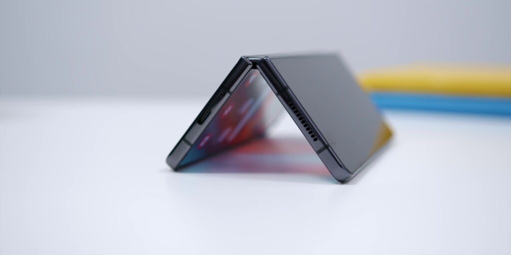 Is The Samsung Galaxy Z Fold4 Right 4 You? | Unboxing & Review 7 2.4 folding mechanism