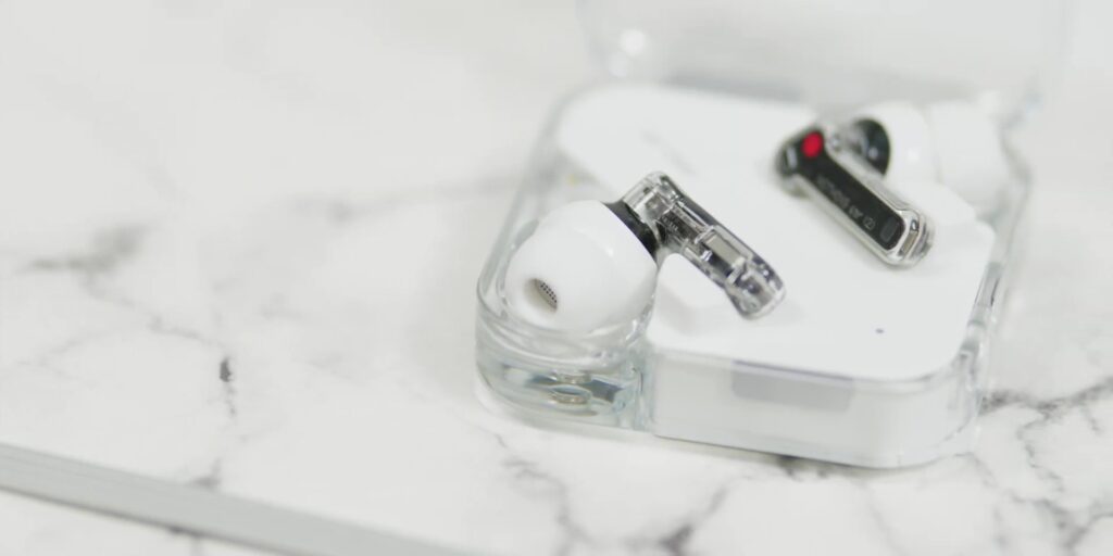 Nothing Ear (2) Review: Is (2) Better Than (1)? 🤔 1 0.2 intro case