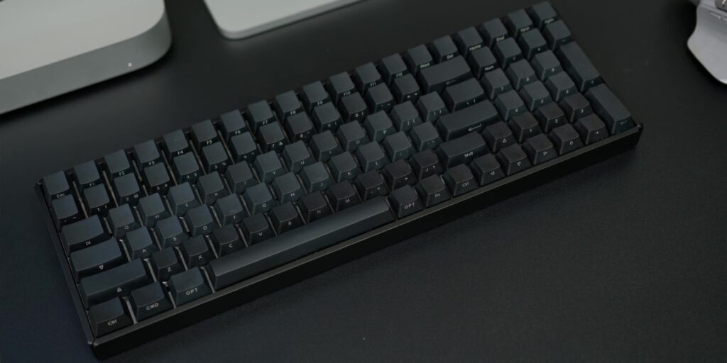M2 Mac Mini: Best Mac On A BUDGET!? 24 4.2 iqunix keyboard