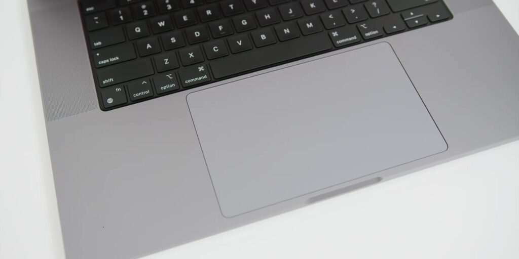 3.1 huge trackpad