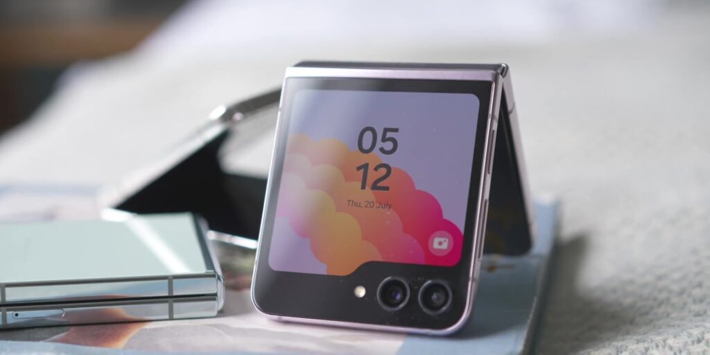2.2 folded screen size