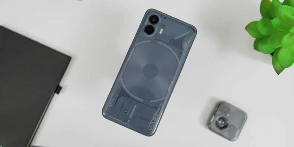 Nothing Phone (2): What's Different? 🤔 1 0.2 intro 2