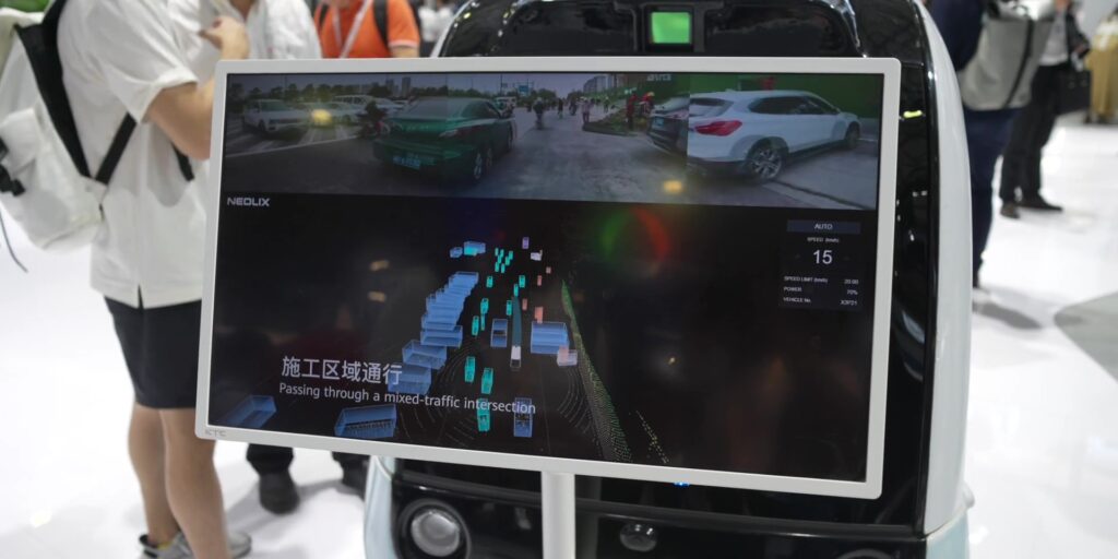 THE 5.5G Revolution & Its CRAZY Potentials! π² MWC 2023 In Shanghai π¨π³ 12 2.8 stitch camera