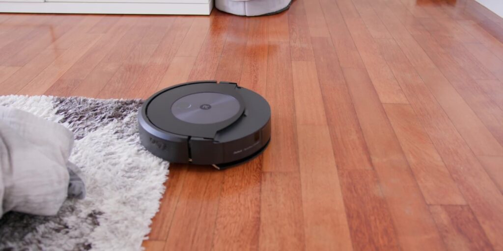Auto-Retracting Mop?! 😲 iRobot Roomba Combo j7+: The Ultimate 2-in-1 Robot Vacuum 22 4.3 thick carpet