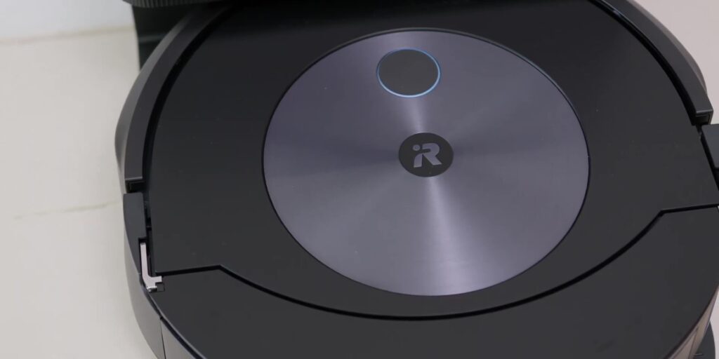 Auto-Retracting Mop?! 😲 iRobot Roomba Combo j7+: The Ultimate 2-in-1 Robot Vacuum 2 0.1 irobot is exactly like that