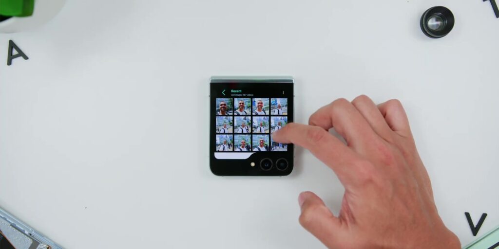 Samsung Galaxy Z Flip5: Flex Window’s HUGE Upgrade! | In-depth Review 36 5.5 gallery photos