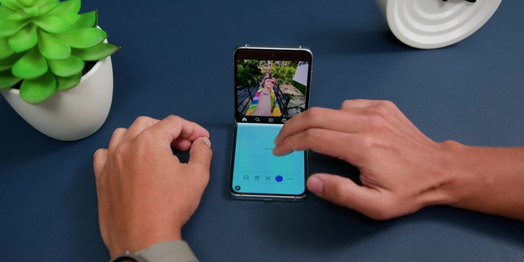 Samsung Galaxy Z Flip5: Flex Window’s HUGE Upgrade! | In-depth Review 28 4.3 2 finger scroll