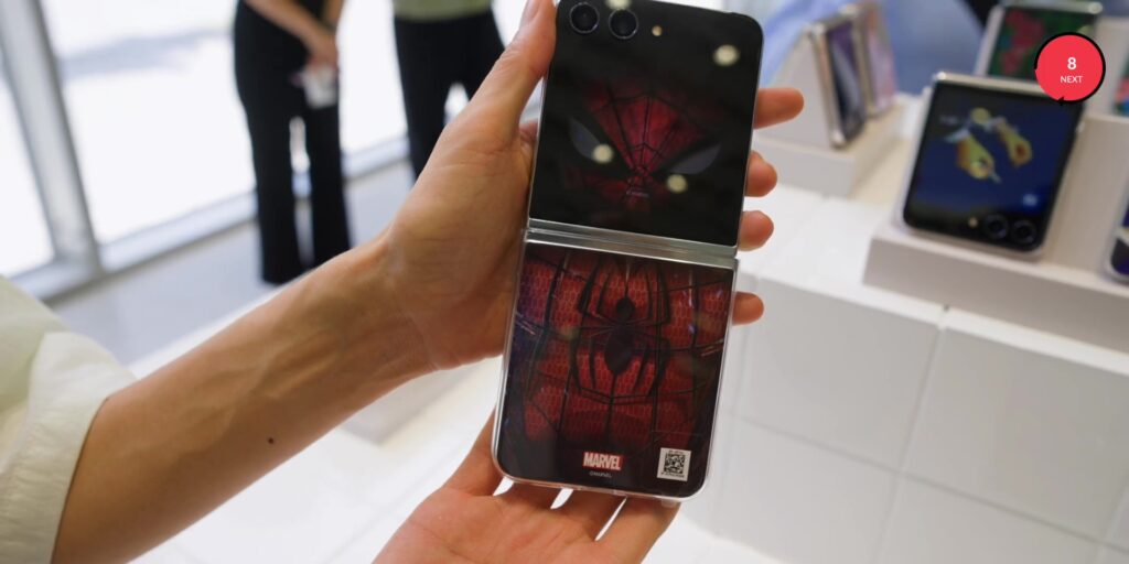 Samsung Galaxy Z Flip5: Flex Window’s HUGE Upgrade! | In-depth Review 24 3.9 nfc behind