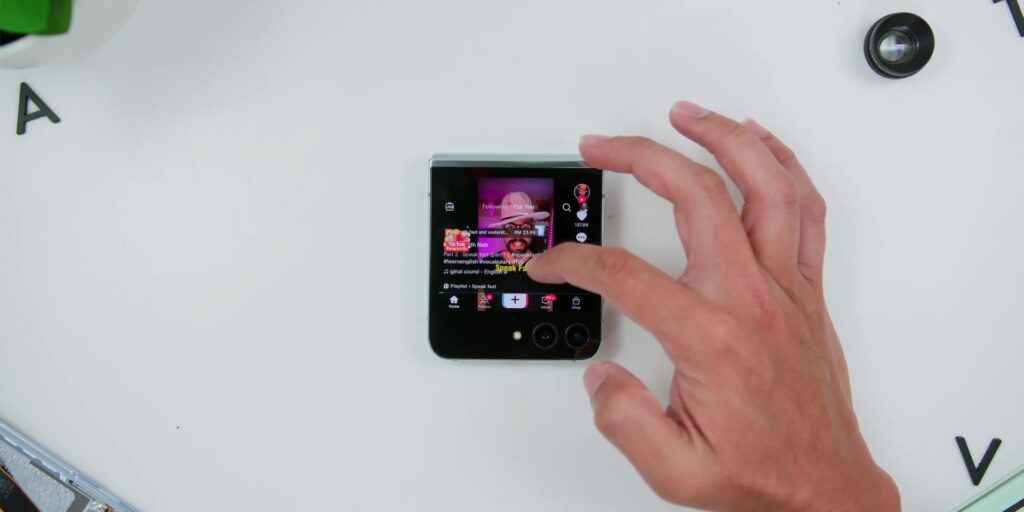 Samsung Galaxy Z Flip5: Flex Window’s HUGE Upgrade! | In-depth Review 22 3.7 tiktok