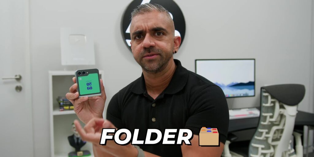 Samsung Galaxy Z Flip5: Flex Window’s HUGE Upgrade! | In-depth Review 16 2.10 folder