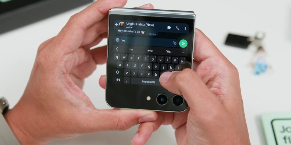 Samsung Galaxy Z Flip5: Flex Window’s HUGE Upgrade! | In-depth Review 12 2.4 reply msg