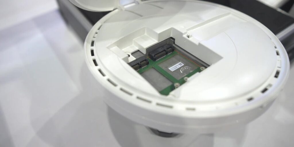 2.4 card slot