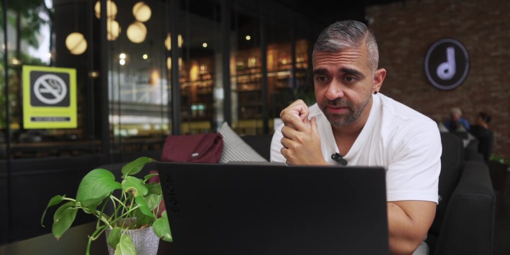 Lenovo Legion Slim 7i: Thin But Still Powerful! ⚡ 6 1.10 in a meeting