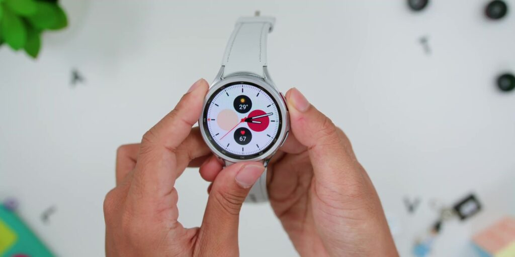 THIS Samsung Smartwatch Is Awesome! ⌚ Samsung Galaxy Watch6 Classic | Unboxing & First Impressions 24 4.4 buttons