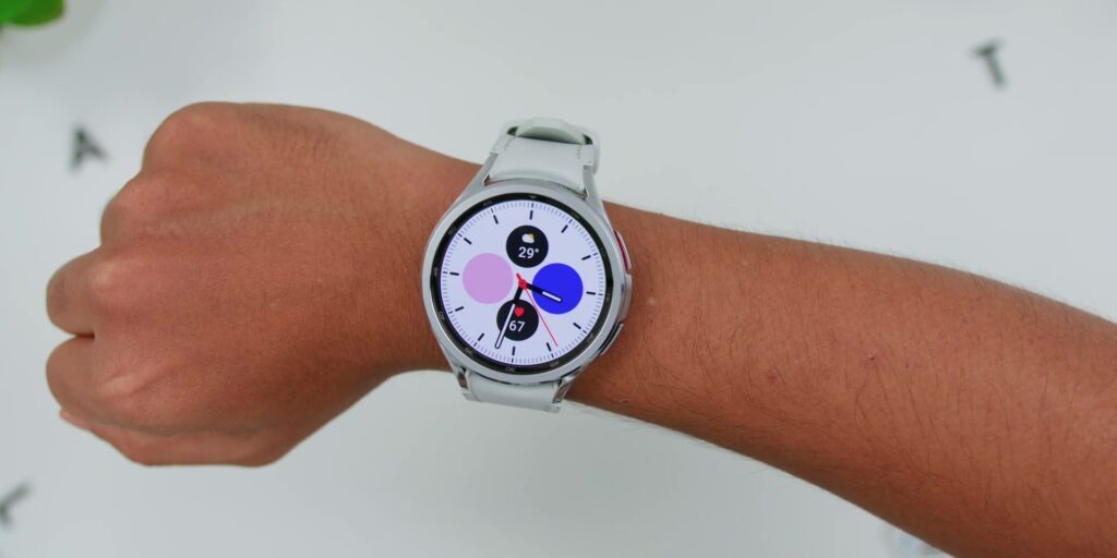 THIS Samsung Smartwatch Is Awesome! ⌚ Samsung Galaxy Watch6 Classic | Unboxing & First Impressions 19 3.4 turn towards