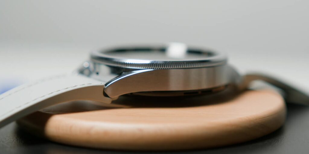 THIS Samsung Smartwatch Is Awesome! ⌚ Samsung Galaxy Watch6 Classic | Unboxing & First Impressions 7 2.2 alum finish