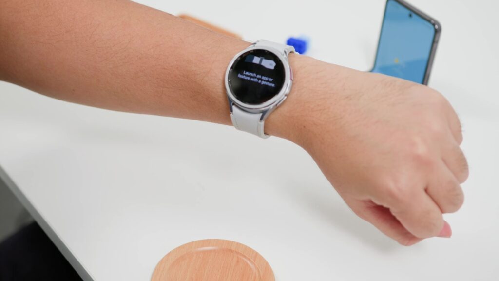 Samsung Galaxy Watch6 Classic After 1 Month: The Truth? BEST Android Smartwatch? 🤔 20 4.4 gesture launch