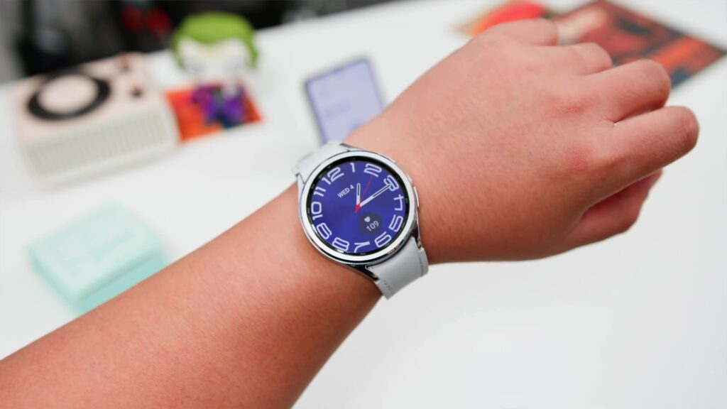 Samsung Galaxy Watch6 Classic After 1 Month: The Truth? BEST Android Smartwatch? 🤔 10 2.3 white or blue