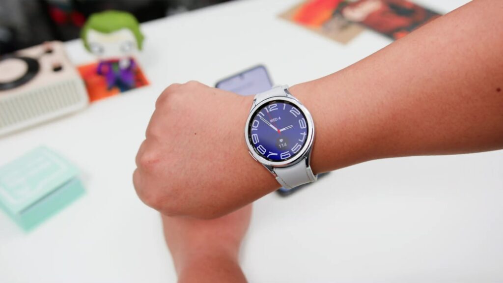 Samsung Galaxy Watch6 Classic After 1 Month: The Truth? BEST Android Smartwatch? 🤔 5 1.4 left handed watch