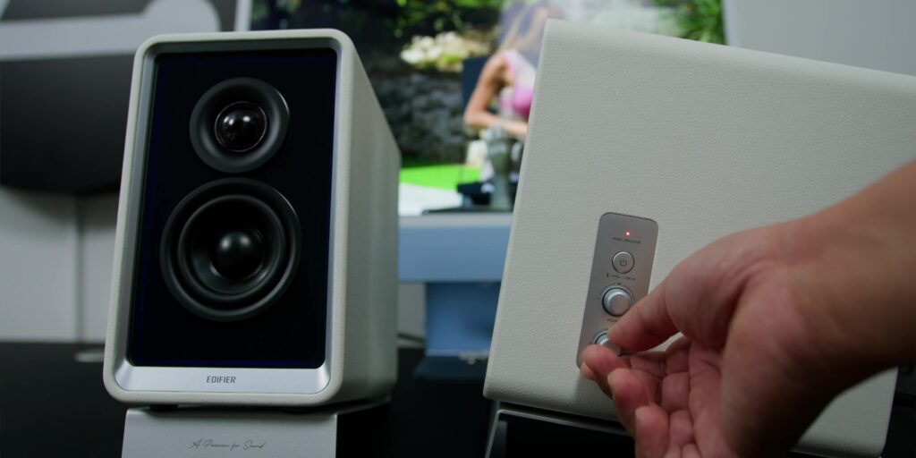 Edifier QR65: This Aesthetic RGB Speaker Will Elevate Your Desk Setup! 25 5.3 brightness knob