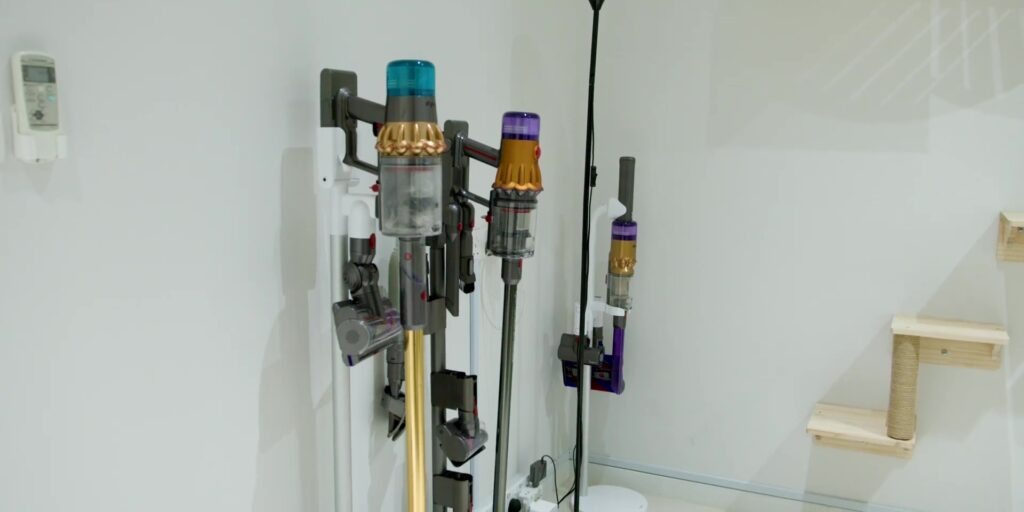 7.4 dyson vacuums