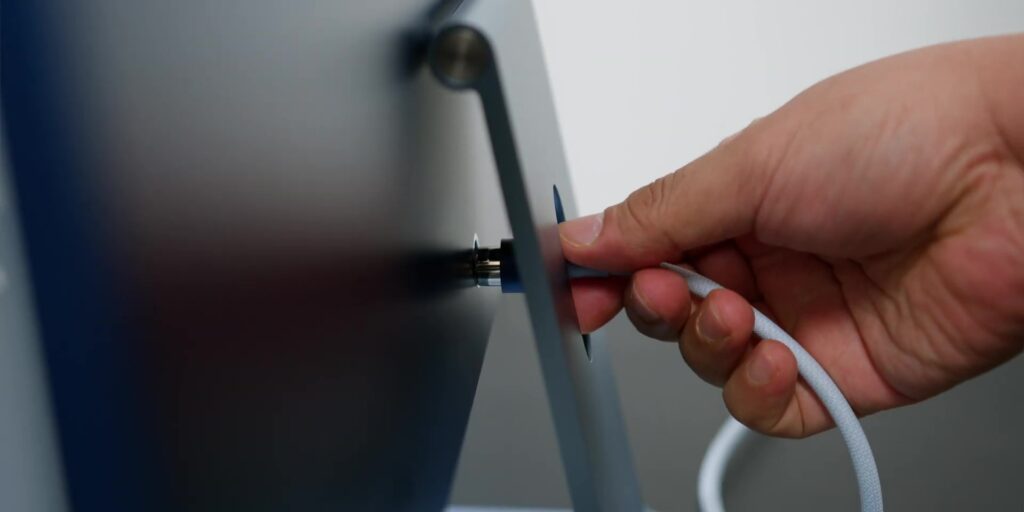 2.2 magnetic cord