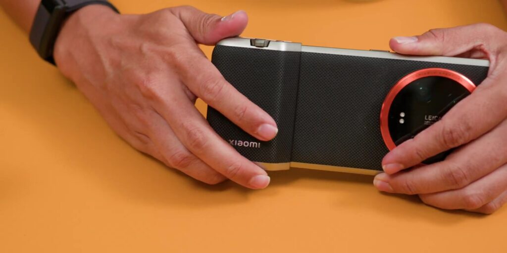Xiaomi 14 Ultra: Best Smartphone For Video? π€ All Features Explained 4 2.1 slide grip in