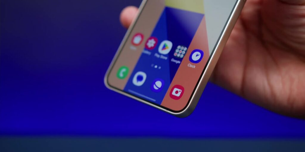 Is There A Problem With Samsung Galaxy S24? 🤔 Full Review After 4 Weeks 10 3.4 flat display