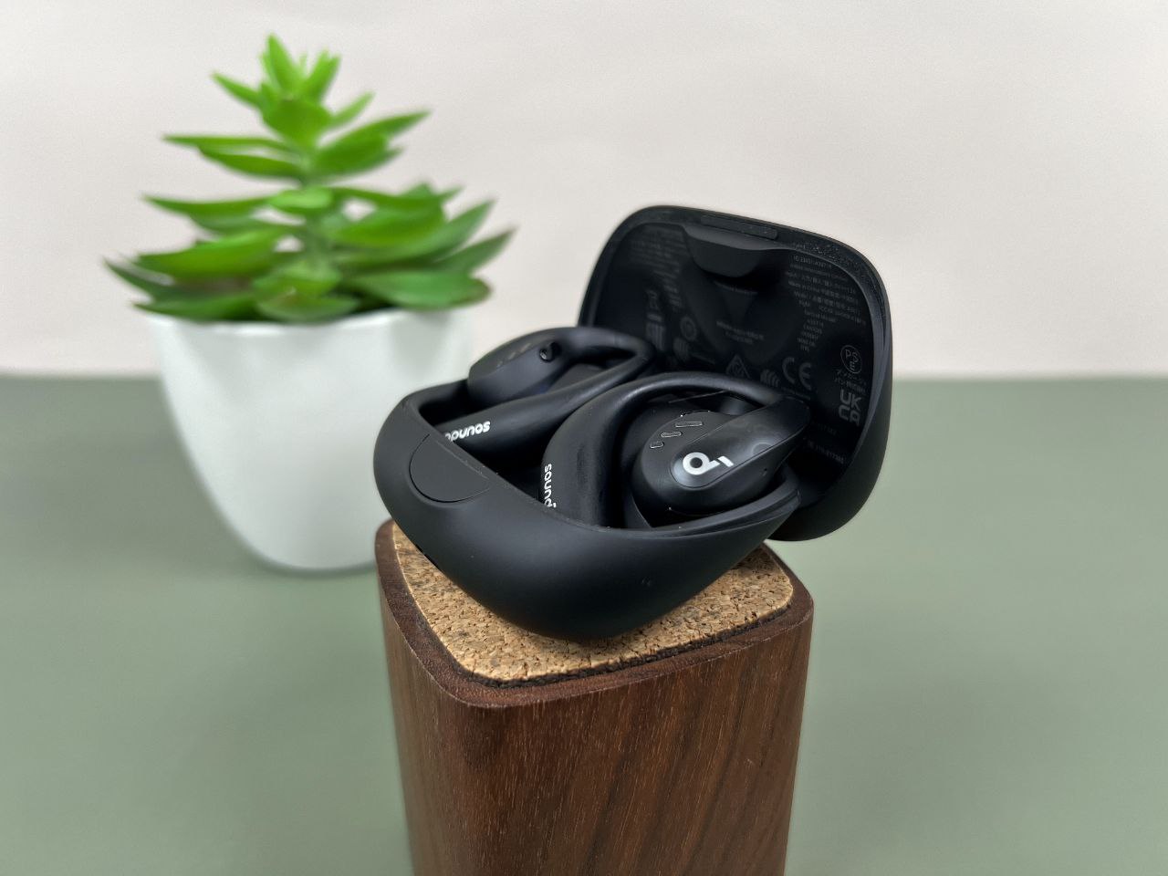 Anker Soundcore AeroFit Pro Review: Open-Ear Headband Earphones for Aware Athletes 10 Anker Soundcore AeroFit Pro Review 7