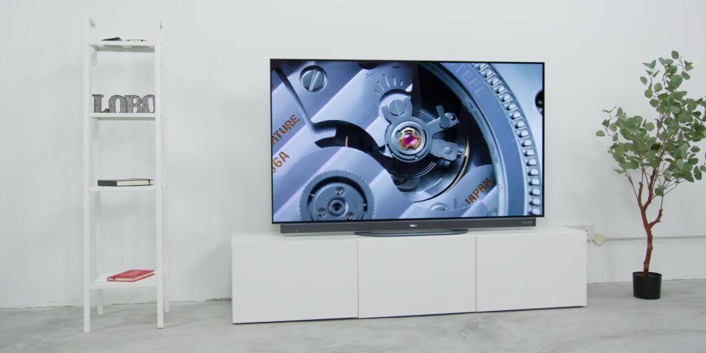 Haier C900 Review: A Game-Changer in OLED TVs? 4 1.3 centerpiece