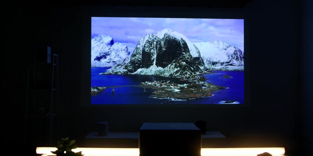 Switching From My OLED TV To A Projector For 1 Week! Is It A Mistake? 🤔 | XGIMI HORIZON Ultra 20 4.3 whites